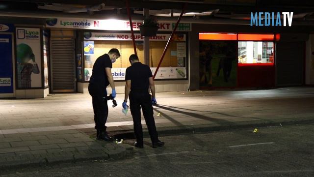 Zwaargewonde bij schietpartij Dirk de Derdelaan Vlaardingen смотреть онлайн