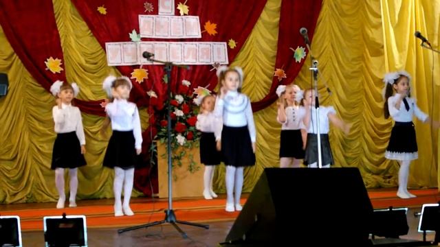 Танец-"Детки конфетки"исп.гр."Смайлики" смотреть онлайн