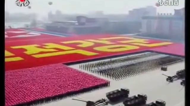 Военный парад в КНДР в честь 100 летия со дня рождения основателя страны — Ким Ир Сена смотреть онлайн