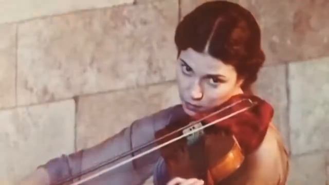 Хатидже Султан играет на скрипке смотреть онлайн