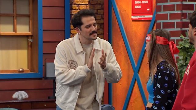 Bıyık Problem (168. Bölüm) - Çok Güzel Hareketler 2 смотреть онлайн