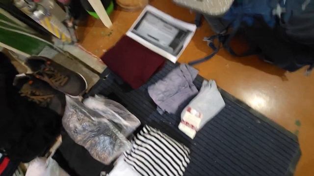 Собираю рюкзак на Домбай кататься на горных лыжах 12 03 2023