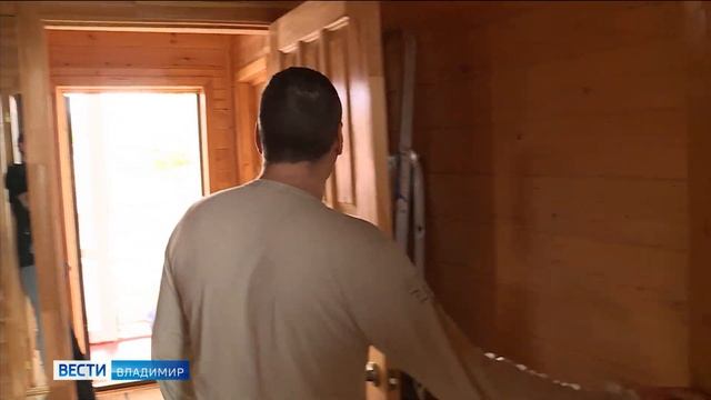 Жильцы последнего дома не дают дорогу Рпенскому проезду смотреть онлайн