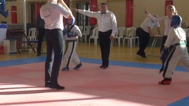 Андреянов Андрей - Петухов Влад 2.1 ПОИНТ 18.09.15 Чемпионат Республики Крым по кикбоксингу WAKO