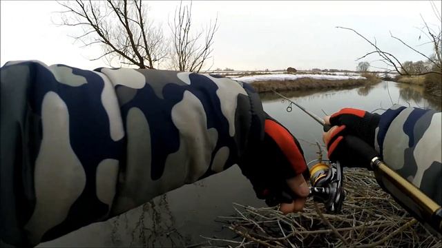 Когда воблер спасает/Ловля щуки на спиннинг ранней весной смотреть онлайн