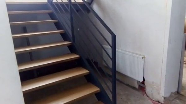 Лестница на металлической тетиве. Ladder on a metal bowstring. АнтиковкА