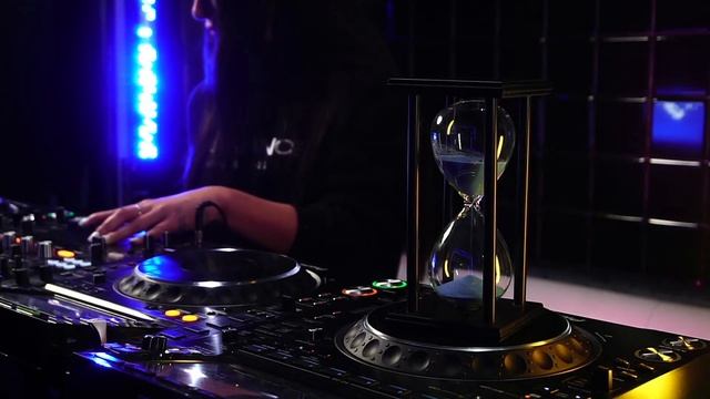 Guest Mix by YULIANA смотреть онлайн