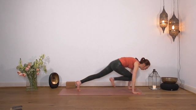 65 min Jivamukti Yoga mit Anna Mareike смотреть онлайн