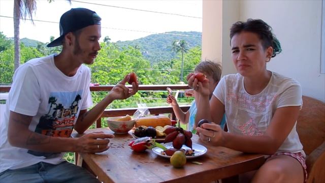 ОБЗОР ЭКЗОТИЧЕСКИХ ФРУКТОВ В ТАЙЛАНДЕ. ПРОБУЕМ МАНГУСТИНЫ, ДРАГОН ФРУТ, ПАПАЙА, ДЖЕКФРУТ смотреть онлайн