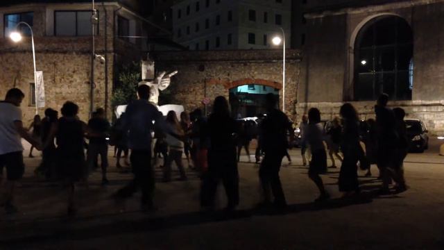 Folk dancing in Genova смотреть онлайн