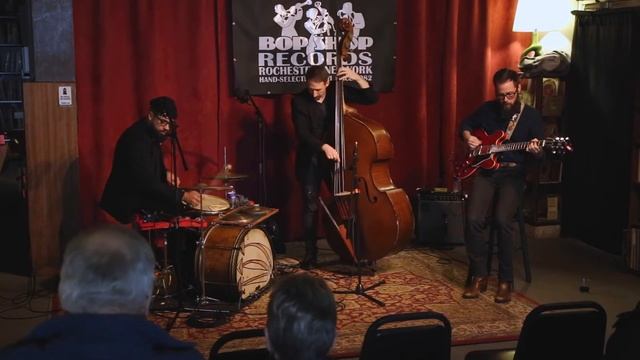 Joe Policastro Trio at Bop Shop Records смотреть онлайн