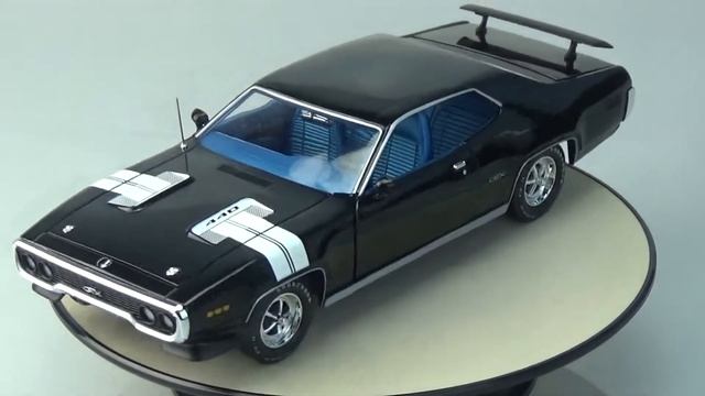 Plymouth GTX 1971 AutoWorld 1:18 смотреть онлайн