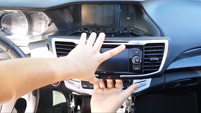 [DIY] 2013 - 2017 Honda Accord JDM Red Hazard Button Installation смотреть онлайн