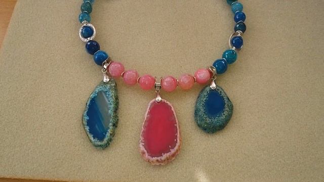 УКРАШЕНИЯ РУЧНОЙ РАБОТЫ ИЗ КАМНЕЙ || ОБРАЗЦЫ ДЛЯ ПЕРЕДЕЛКИ смотреть онлайн