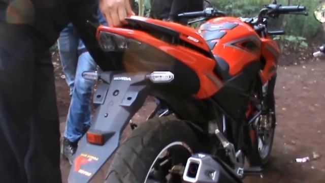 NEW HONDA CB 150 R | SPECIAL EDITION 2016 смотреть онлайн
