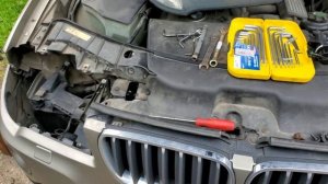 Как снять фару и заменить форсунку фароомывателя на BMW X3 E83