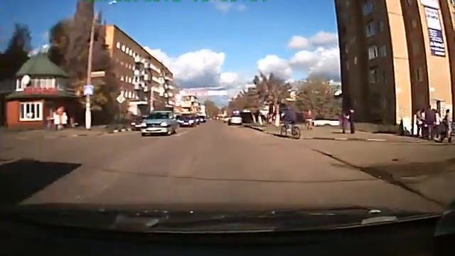 пнул велосипедиста!!!!! смотреть онлайн