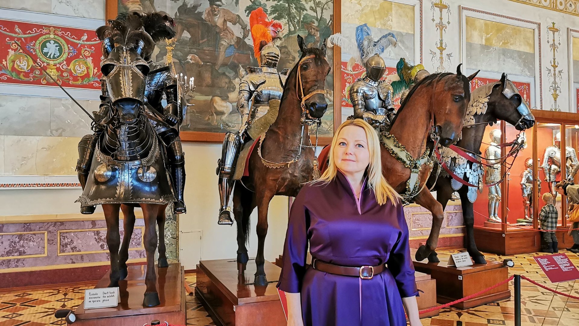 Рыцарский зал – самый необычный зал Эрмитажа. Средневековые доспехи, латы, шлемы, мечи и ружья смотреть онлайн