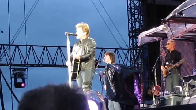 Bon Jovi in Horsens_I'll be there for you смотреть онлайн