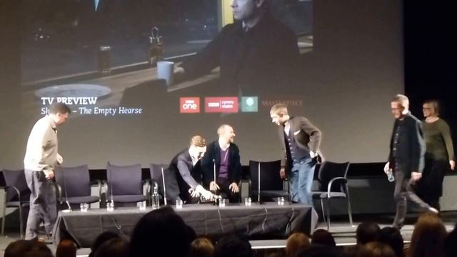 BFI Sherlock preview NO Spoilers - Benedict & Martin arrive on stage! смотреть онлайн