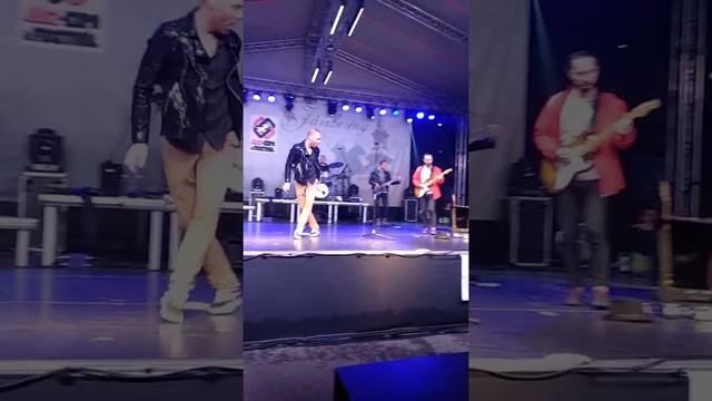 Bereczki Zoli vs Michael Jackson (smooth criminal&billie Jean) смотреть онлайн