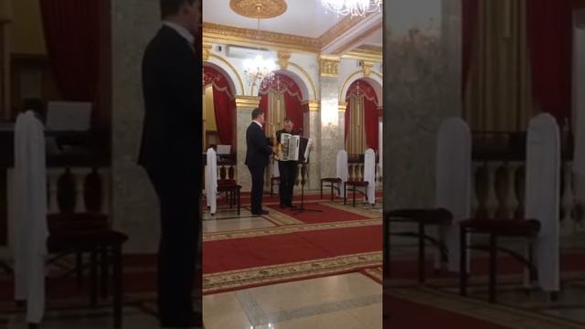 Саксофон и баян на участке 2010 в Краснодаре смотреть онлайн