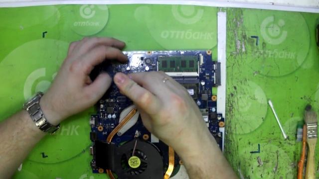 Samsung R730 чистка от пыли и смазка куллера смотреть онлайн