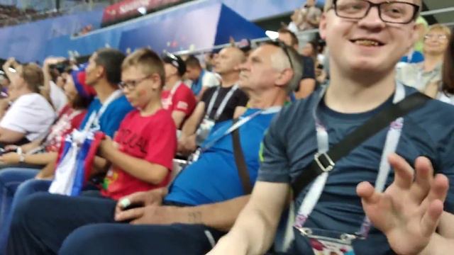Криштиану Роналду практически пожал мне руку, незабываемая атмосфера) смотреть онлайн