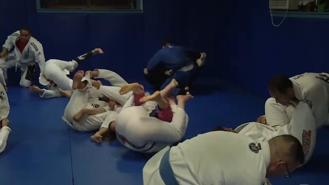 AFN Yongsan - Ricardo De La Riva смотреть онлайн