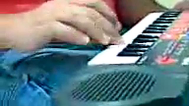 na cama com o teclado hummmm смотреть онлайн