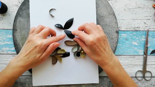 Жарю натуральную кожу. Фантазийная брошь из натуральной кожи. Процесс. смотреть онлайн