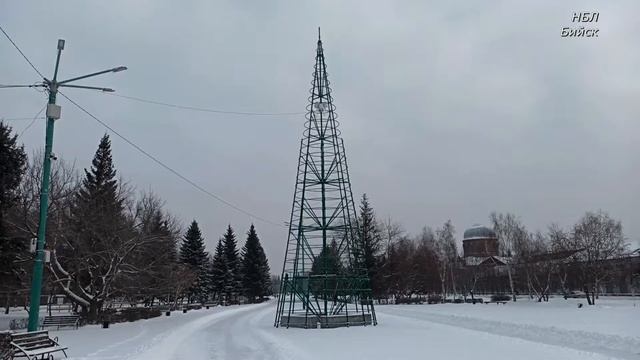 НБЛ Бийск. Новогодний городок г. Бийска будет украшать искусственная ель высотой 20 метров смотреть онлайн