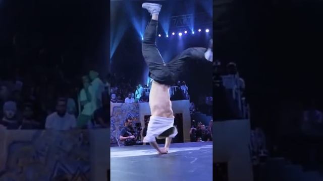 crazy move Airflare to 2000 spin #bboy #bboying смотреть онлайн