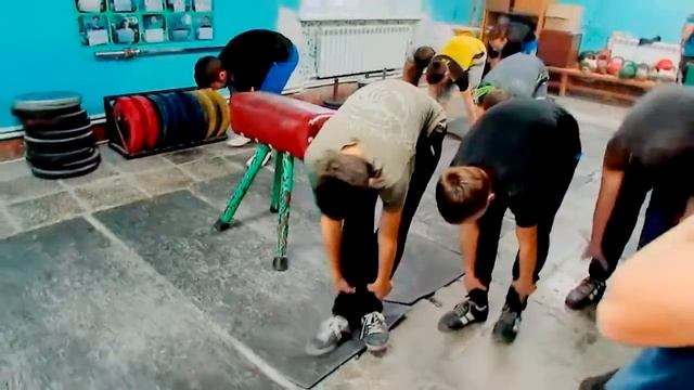 ТРЕНИРОВКА А- ЛЯ ОКТЯБРЬ смотреть онлайн