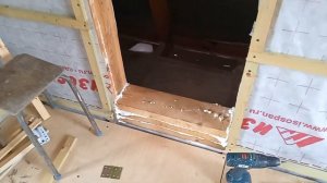 Начал делать вторую дверь, в подкровельное пространство.