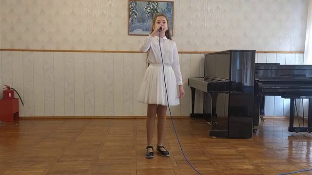 Муз. А. Рыбникова, сл. Ю. Кима ,,Песня о звёздах". Исполняет Афанасова Мария, преп. Зотов А. В. смотреть онлайн