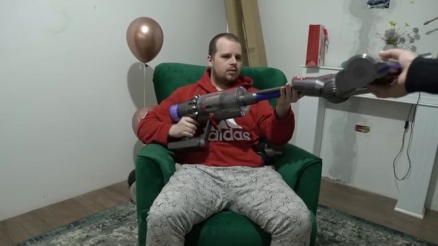DYSON V11 ABSOULTE EXTRA UNBOXING смотреть онлайн