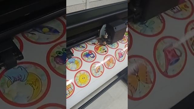 Контурная резка наклеек для частного детского сада. Наклейки на шкафчики, стульчики, кроватки. смотреть онлайн