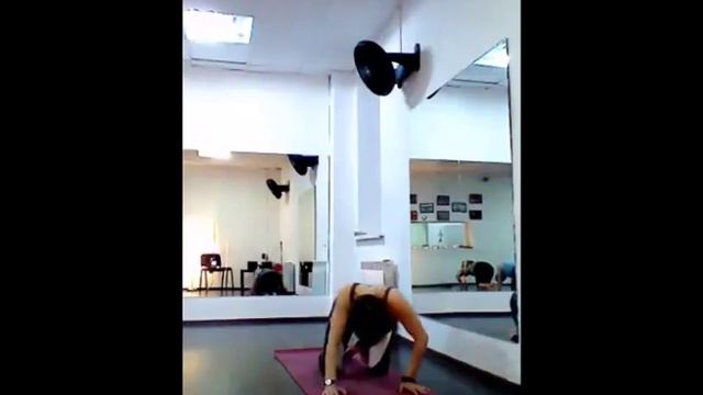 ЙОГА с Еленой Штурм. Полускорпион. смотреть онлайн