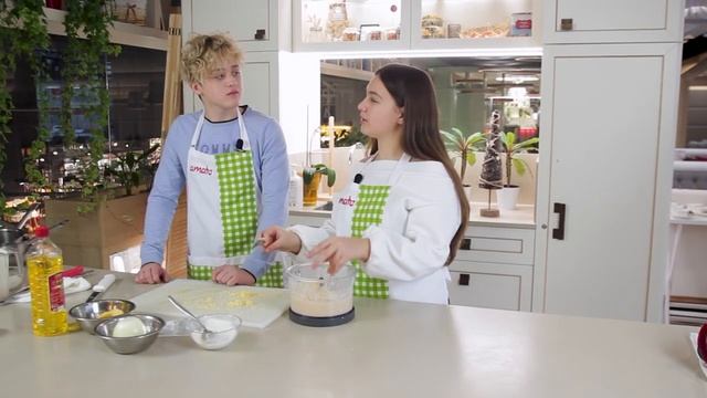 Вкусно готовим дома — Куриная Лепёшка (выпуск 4) смотреть онлайн