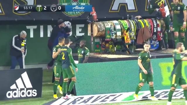WORLD CLASS BICYCLE KICK from OUTSIDE THE BOX by Portland's Dairon Asprilla! смотреть онлайн