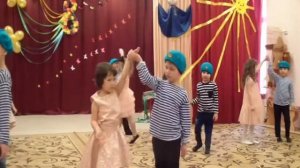 Танец друзей. Танец в садике. есть друзья а для них у друзей нет выходных