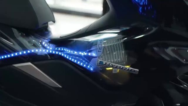 New Honda PCX Hybrid (2018) รถจักรยานยนต์ระบบไฮบริดรุ่นแรกของโลกที่ใช้แบตเตอรี่ลิเทียมไอออน