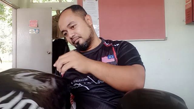 Venum Boxing Glove unboxing (my glove from shoppe) смотреть онлайн