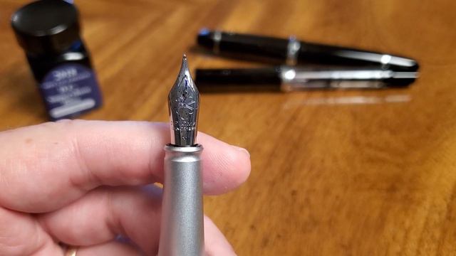 The Diplomat Aero Fountain Pen • Review + A Pen Story