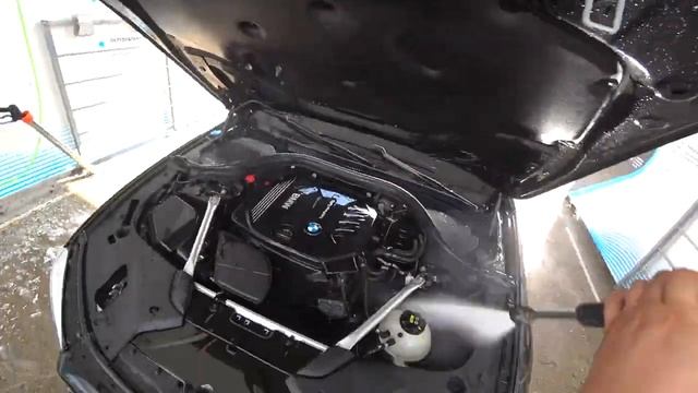 Мойка двигателя BMW 5 Series G30 на мойке самообслуживания смотреть онлайн
