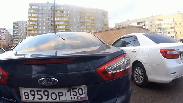 Тайота Камри или Форд Мондео. Недостатки и преимущество.