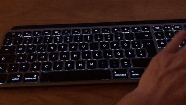 Logitech MX Keys for MAC | my favorite keyboard for my MacBook Pro [4K]