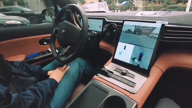 NIO EC6 autonomous parking wth Nio Pilot Advanced Driver Assistance System (ADAS) demonstration смотреть онлайн