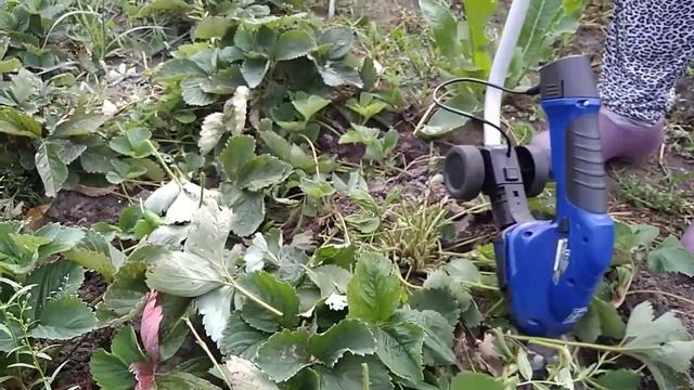 Аккумуляторные ножницы-кусторез Lux-tools A-GS-70/110 set смотреть онлайн